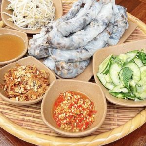 Bánh cuốn kí ( có rau, giá, nước mắm)
