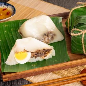 Bánh giò nhân thịt nấm mèo, trứng